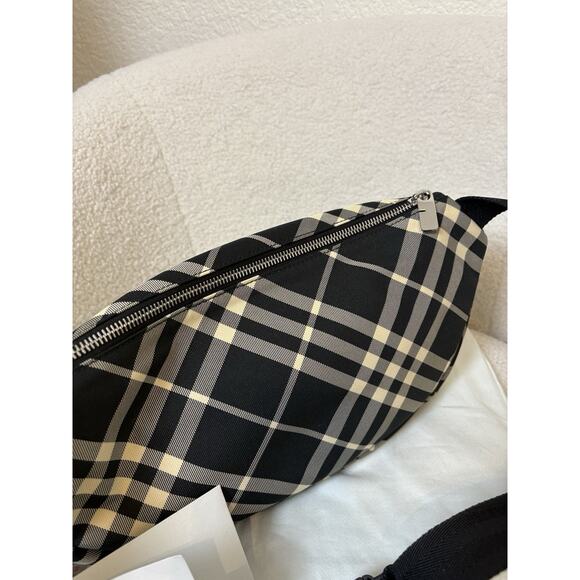 Burberry Bum Bag With EKD Logo - Picture 5 of 6